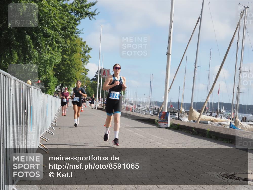 17.08.2025 - KN Förde Triathlon 2025 KatJ http://msf.ph/oto/8591065 17.08.2025 10:18:24 Laufen 163, 174 meine-sportfotos.de