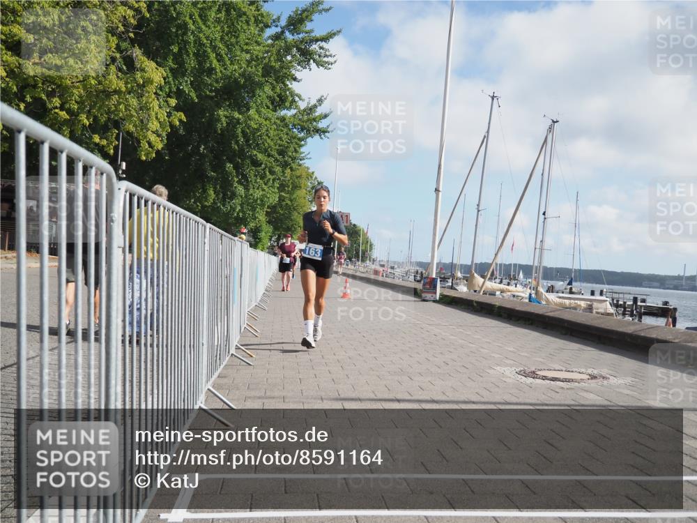 17.08.2025 - KN Förde Triathlon 2025 KatJ http://msf.ph/oto/8591164 17.08.2025 10:18:28 Laufen 155, 163, 174 meine-sportfotos.de