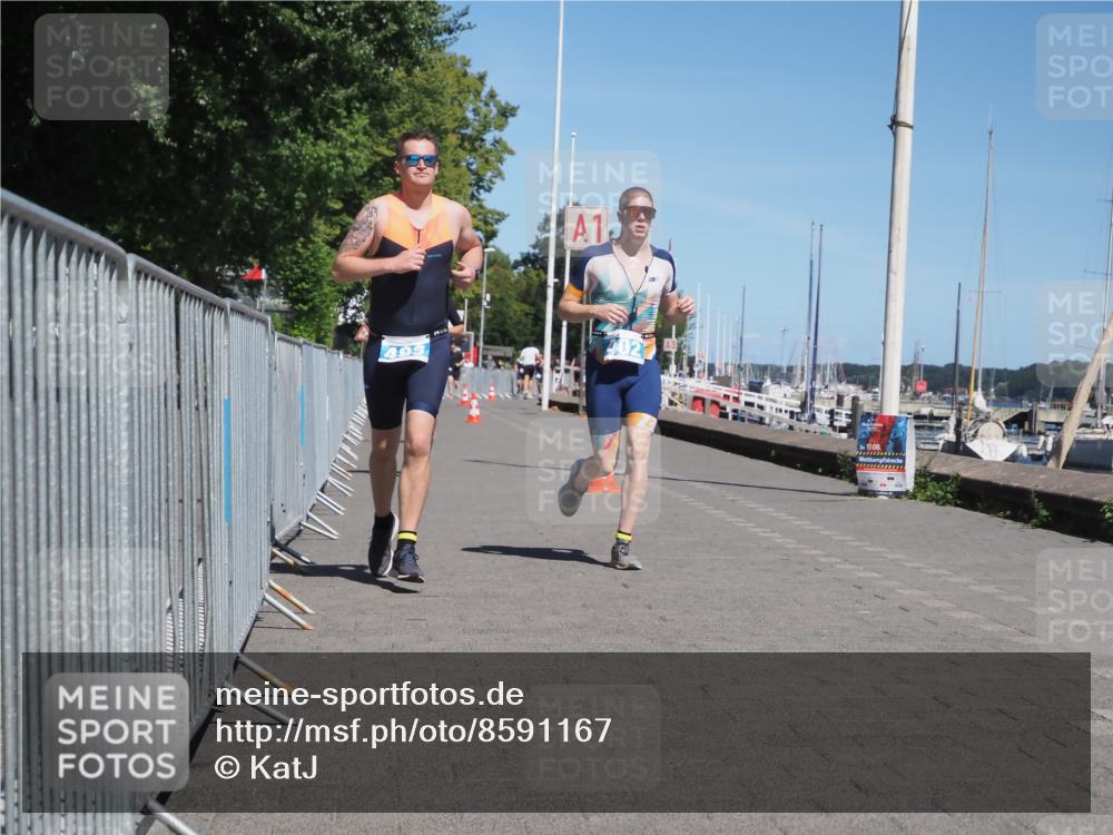 17.08.2025 - KN Förde Triathlon 2025 KatJ http://msf.ph/oto/8591167 17.08.2025 13:37:06 Laufen 398, 402, 409, 479, 483 meine-sportfotos.de