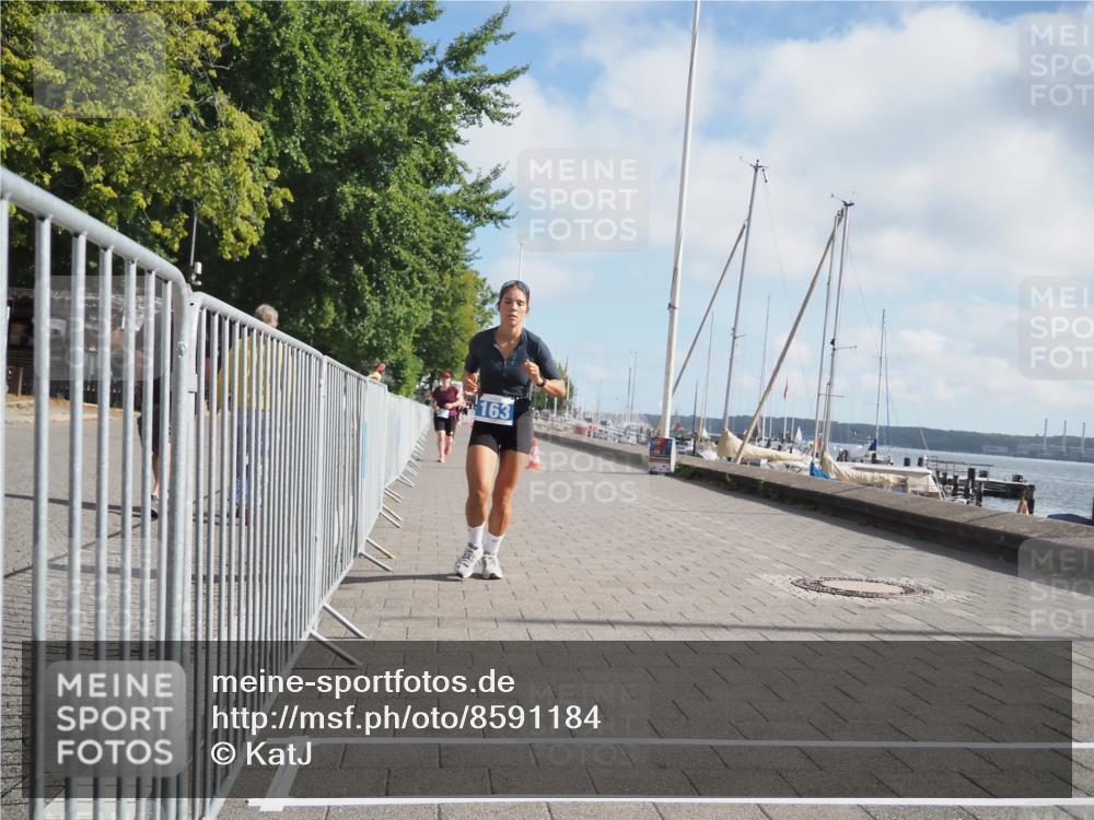 17.08.2025 - KN Förde Triathlon 2025 KatJ http://msf.ph/oto/8591184 17.08.2025 10:18:29 Laufen 155, 163, 174, 237 meine-sportfotos.de