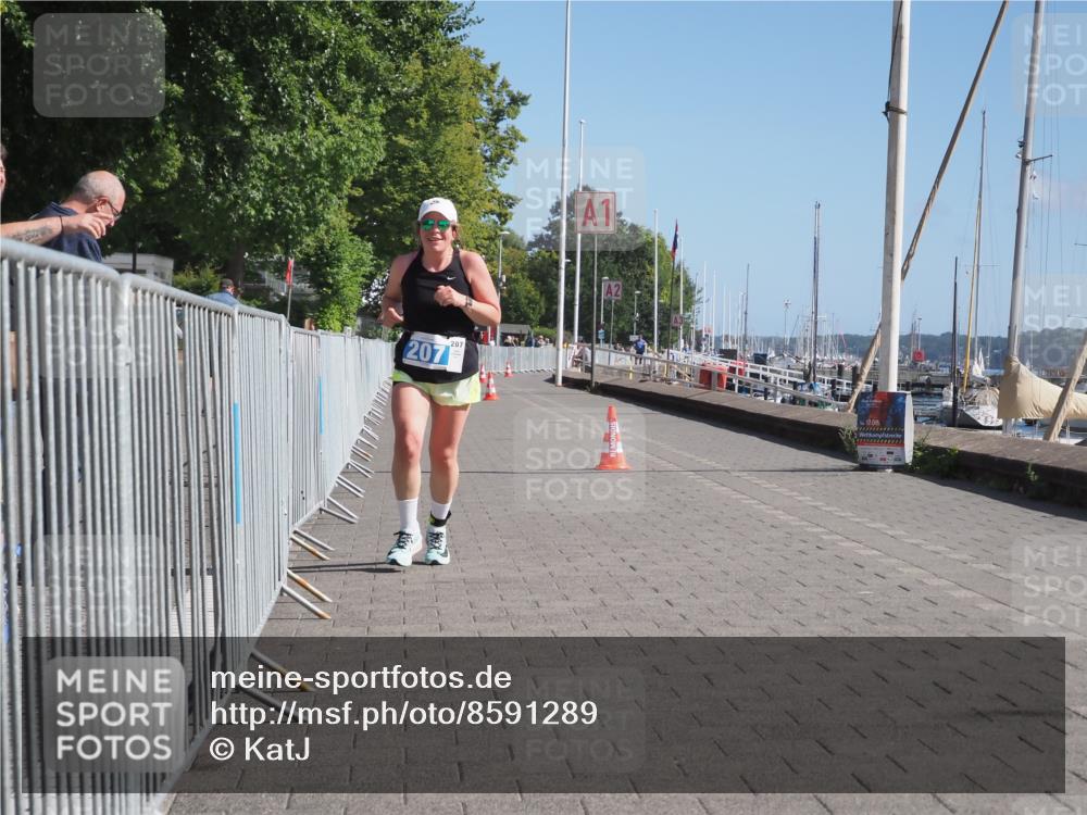 17.08.2025 - KN Förde Triathlon 2025 KatJ http://msf.ph/oto/8591289 17.08.2025 10:51:16 Laufen 207 meine-sportfotos.de