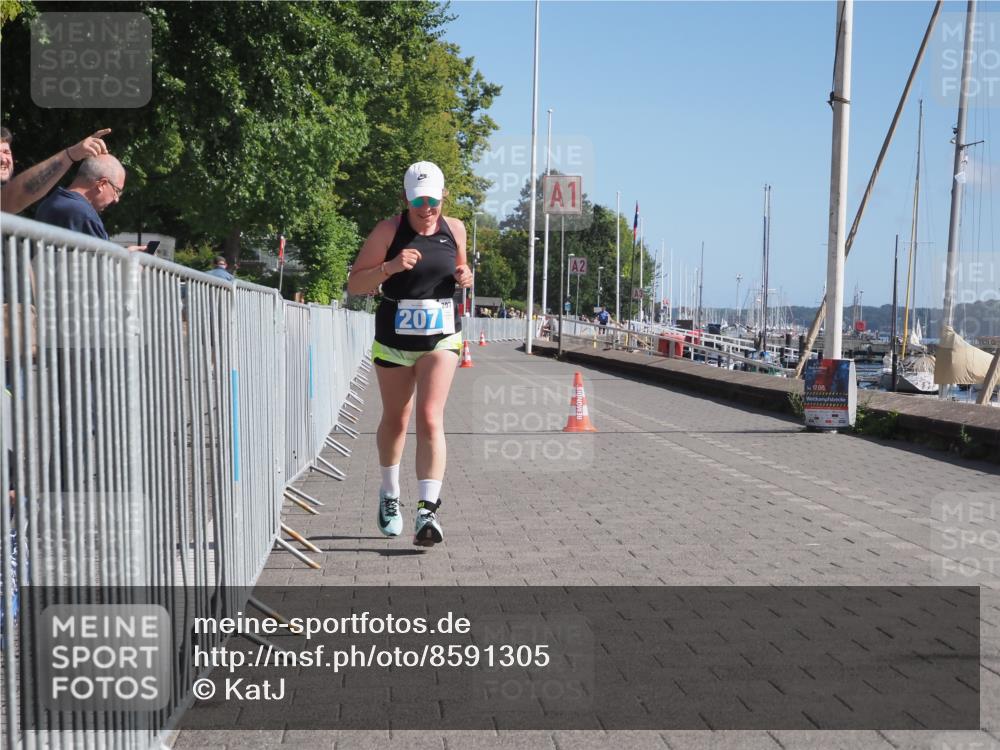 17.08.2025 - KN Förde Triathlon 2025 KatJ http://msf.ph/oto/8591305 17.08.2025 10:51:16 Laufen 207 meine-sportfotos.de