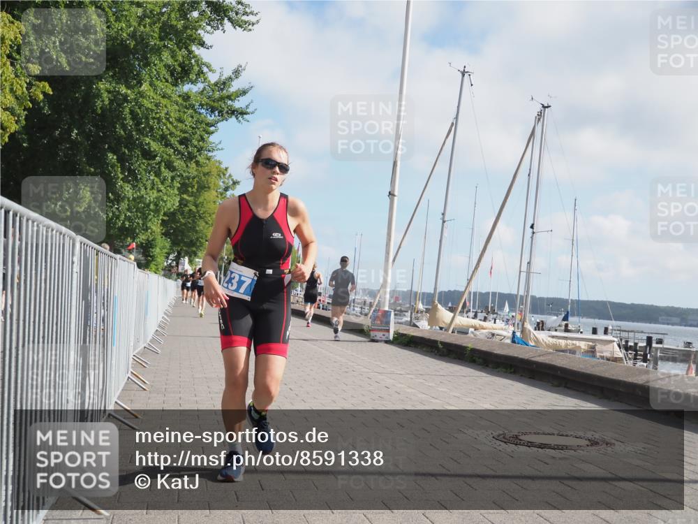17.08.2025 - KN Förde Triathlon 2025 KatJ http://msf.ph/oto/8591338 17.08.2025 10:18:38 Laufen 136, 155, 237 meine-sportfotos.de