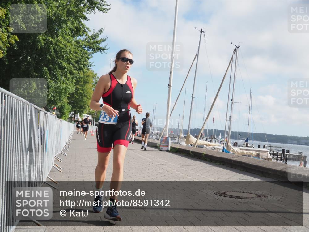 17.08.2025 - KN Förde Triathlon 2025 KatJ http://msf.ph/oto/8591342 17.08.2025 10:18:38 Laufen 136, 155, 237 meine-sportfotos.de