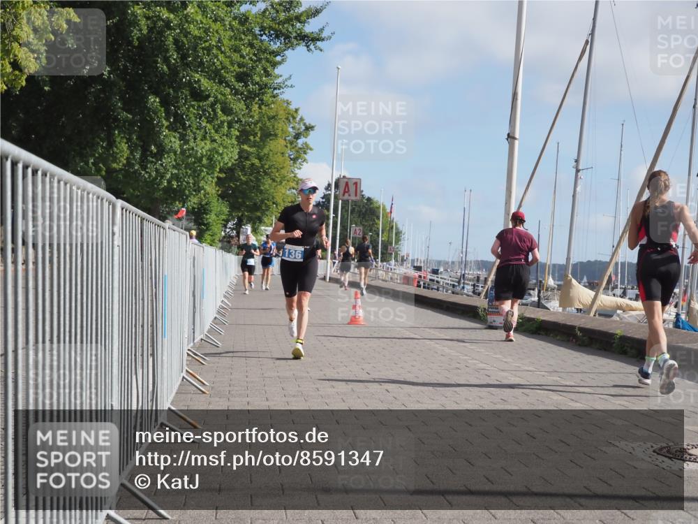 17.08.2025 - KN Förde Triathlon 2025 KatJ http://msf.ph/oto/8591347 17.08.2025 10:18:44 Laufen 136, 144 meine-sportfotos.de
