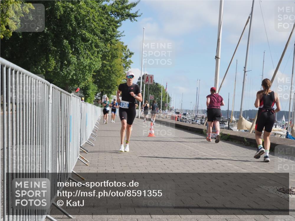 17.08.2025 - KN Förde Triathlon 2025 KatJ http://msf.ph/oto/8591355 17.08.2025 10:18:44 Laufen 136, 144 meine-sportfotos.de