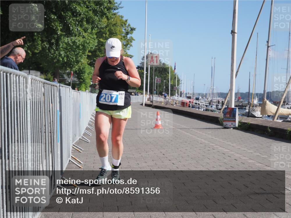 17.08.2025 - KN Förde Triathlon 2025 KatJ http://msf.ph/oto/8591356 17.08.2025 10:51:17 Laufen 207 meine-sportfotos.de