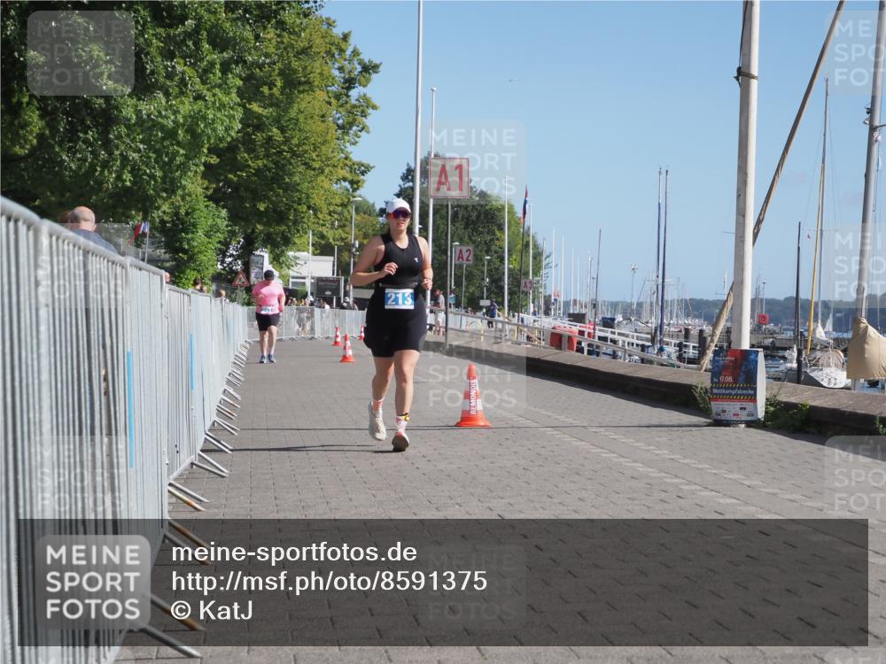 17.08.2025 - KN Förde Triathlon 2025 KatJ http://msf.ph/oto/8591375 17.08.2025 10:53:25 Laufen 213 meine-sportfotos.de