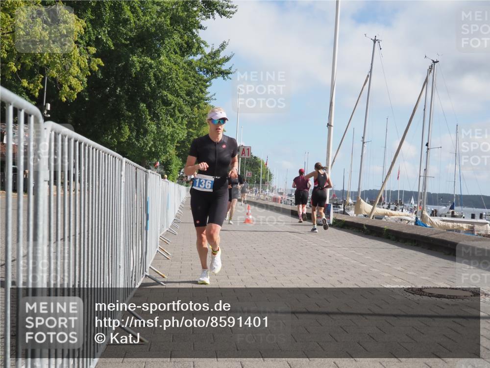 17.08.2025 - KN Förde Triathlon 2025 KatJ http://msf.ph/oto/8591401 17.08.2025 10:18:46 Laufen 136, 144 meine-sportfotos.de