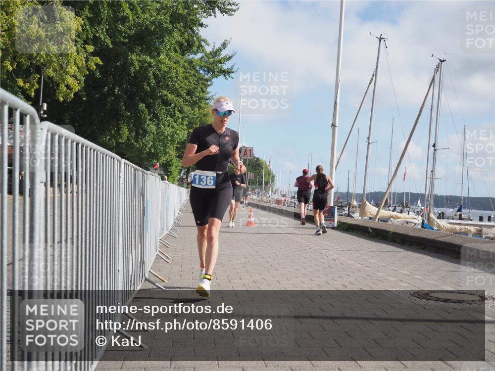 17.08.2025 - KN Förde Triathlon 2025 KatJ http://msf.ph/oto/8591406 17.08.2025 10:18:46 Laufen 136, 144 meine-sportfotos.de