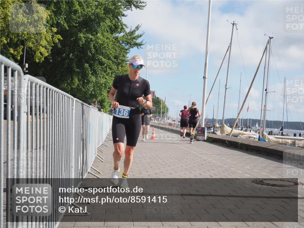 17.08.2025 - KN Förde Triathlon 2025 KatJ http://msf.ph/oto/8591415 17.08.2025 10:18:46 Laufen 136, 144 meine-sportfotos.de