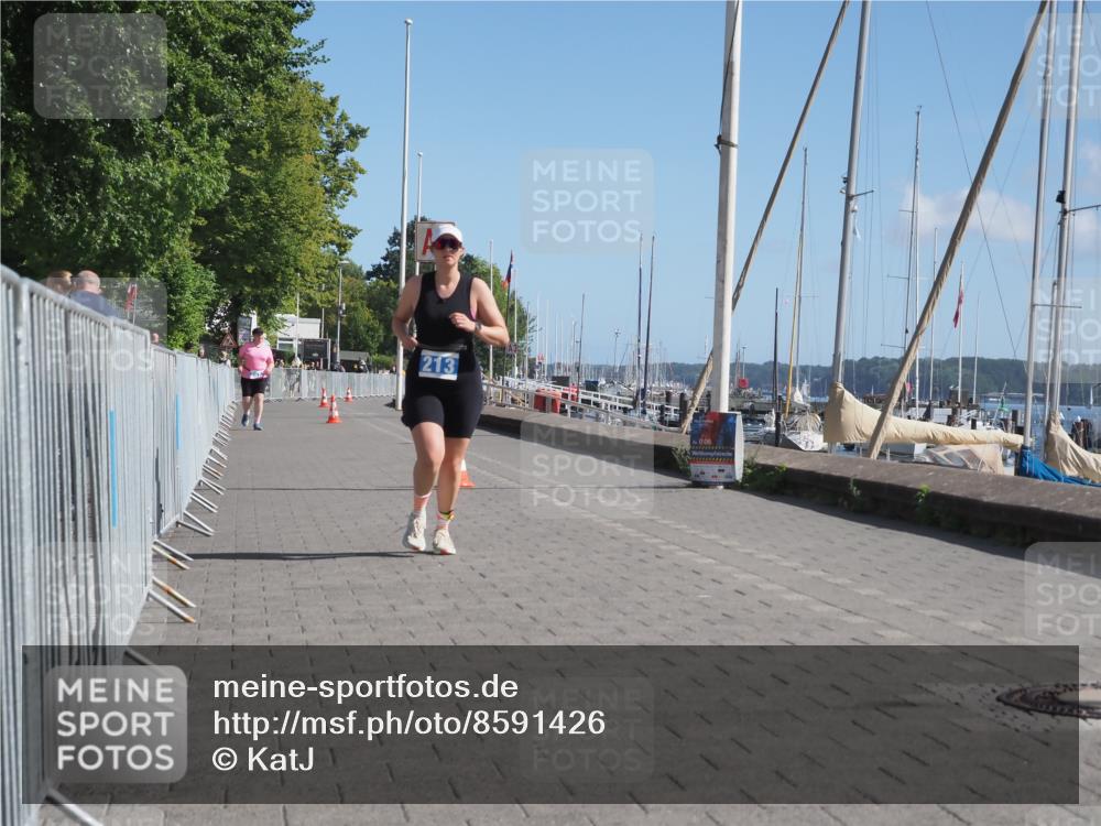 17.08.2025 - KN Förde Triathlon 2025 KatJ http://msf.ph/oto/8591426 17.08.2025 10:53:27 Laufen 213 meine-sportfotos.de