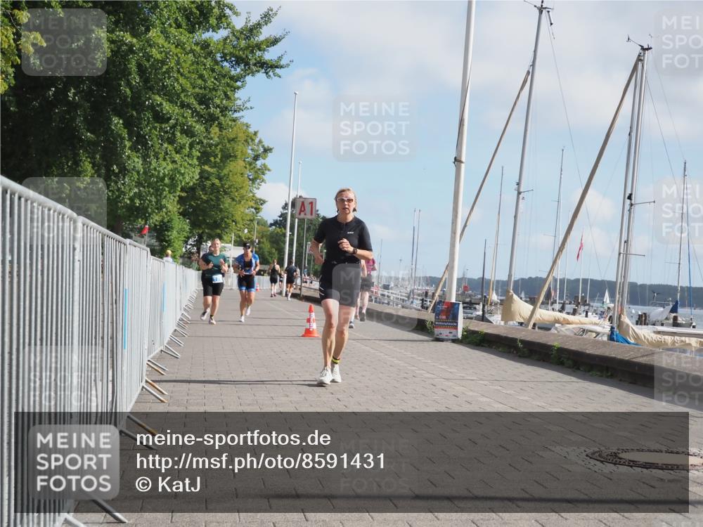 17.08.2025 - KN Förde Triathlon 2025 KatJ http://msf.ph/oto/8591431 17.08.2025 10:18:49 Laufen 109, 136, 144, 175 meine-sportfotos.de