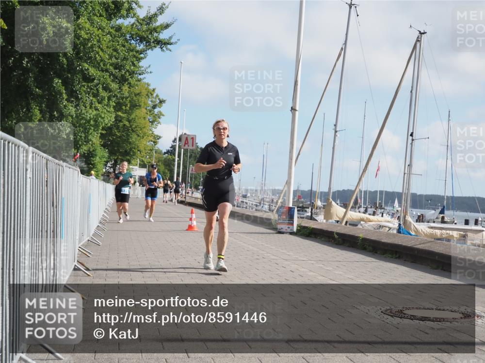 17.08.2025 - KN Förde Triathlon 2025 KatJ http://msf.ph/oto/8591446 17.08.2025 10:18:49 Laufen 109, 136, 144, 175 meine-sportfotos.de