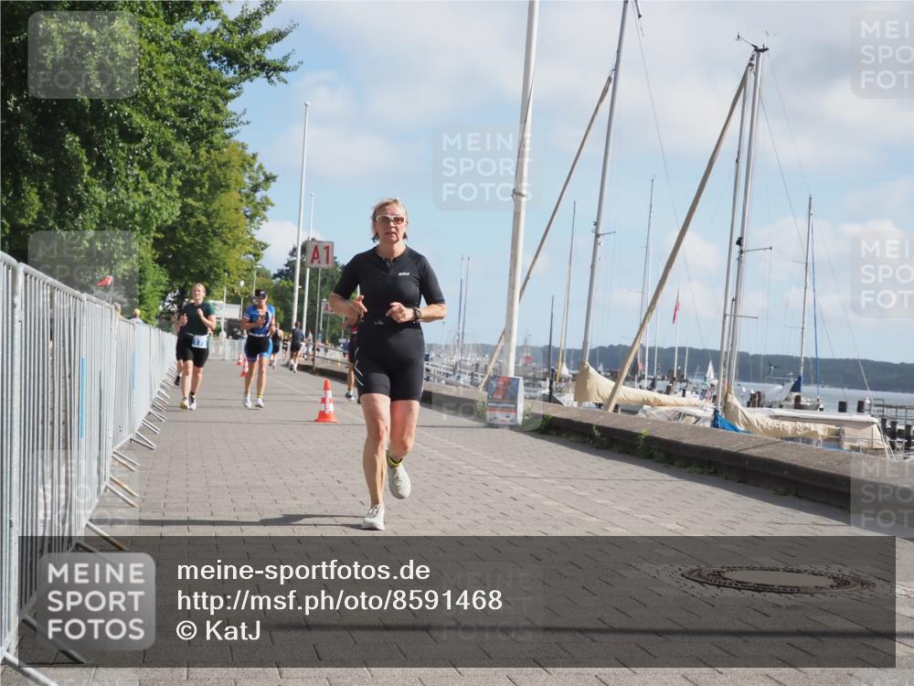 17.08.2025 - KN Förde Triathlon 2025 KatJ http://msf.ph/oto/8591468 17.08.2025 10:18:50 Laufen 109, 136, 144, 175 meine-sportfotos.de