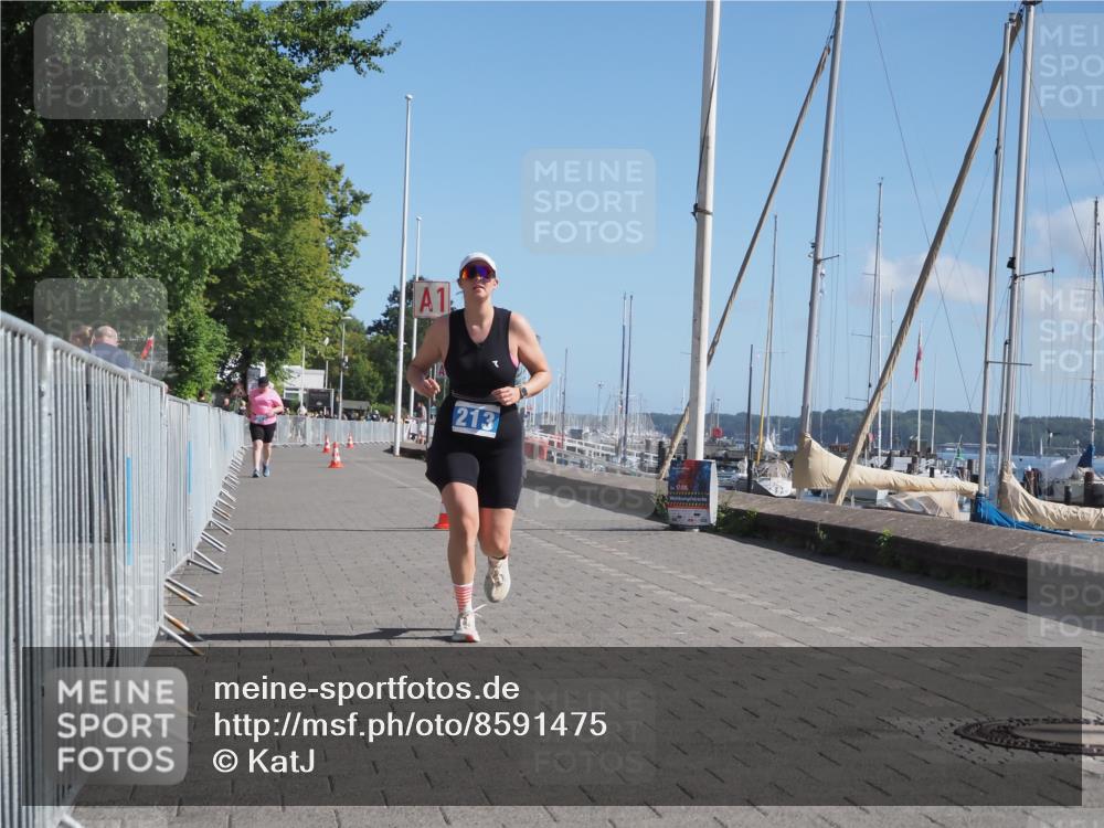 17.08.2025 - KN Förde Triathlon 2025 KatJ http://msf.ph/oto/8591475 17.08.2025 10:53:28 Laufen 213 meine-sportfotos.de