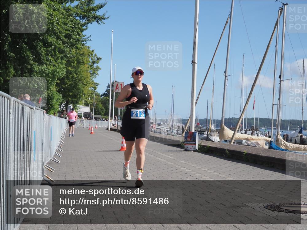 17.08.2025 - KN Förde Triathlon 2025 KatJ http://msf.ph/oto/8591486 17.08.2025 10:53:28 Laufen 213 meine-sportfotos.de