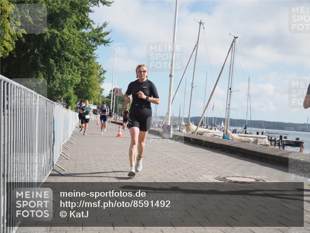 17.08.2025 - KN Förde Triathlon 2025 KatJ http://msf.ph/oto/8591492 17.08.2025 10:18:50 Laufen 109, 136, 144, 175 meine-sportfotos.de