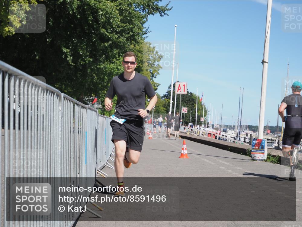 17.08.2025 - KN Förde Triathlon 2025 KatJ http://msf.ph/oto/8591496 17.08.2025 13:37:29 Laufen 448, 467 meine-sportfotos.de