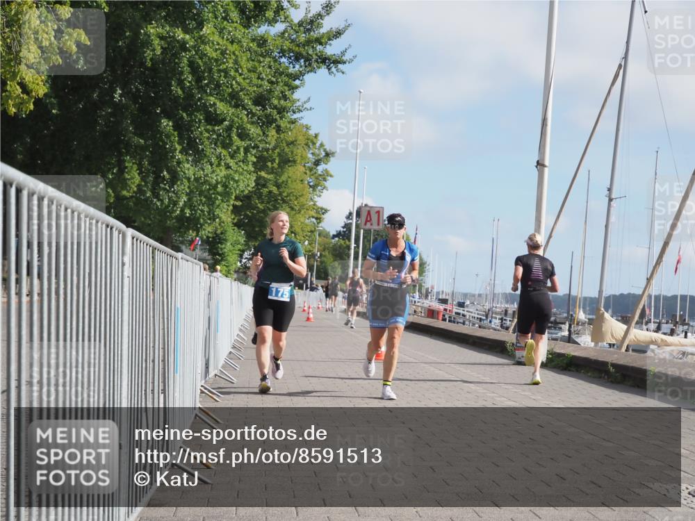 17.08.2025 - KN Förde Triathlon 2025 KatJ http://msf.ph/oto/8591513 17.08.2025 10:18:53 Laufen 109, 144, 170, 175 meine-sportfotos.de