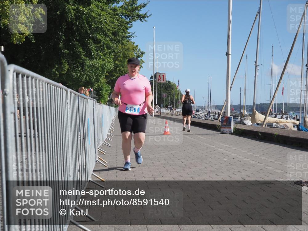 17.08.2025 - KN Förde Triathlon 2025 KatJ http://msf.ph/oto/8591540 17.08.2025 10:53:40 Laufen 251 meine-sportfotos.de