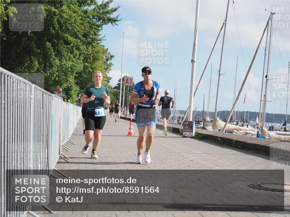 17.08.2025 - KN Förde Triathlon 2025 KatJ http://msf.ph/oto/8591564 17.08.2025 10:18:55 Laufen 109, 170, 175 meine-sportfotos.de