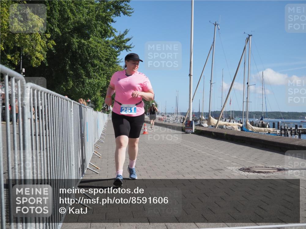 17.08.2025 - KN Förde Triathlon 2025 KatJ http://msf.ph/oto/8591606 17.08.2025 10:53:42 Laufen 251 meine-sportfotos.de