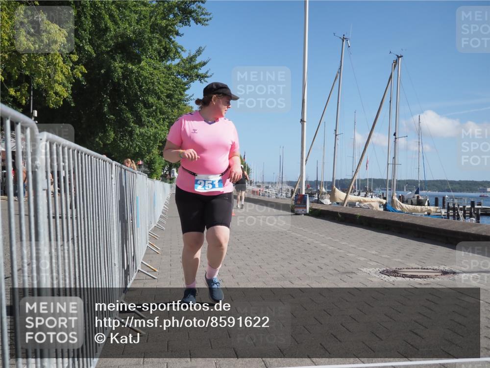 17.08.2025 - KN Förde Triathlon 2025 KatJ http://msf.ph/oto/8591622 17.08.2025 10:53:42 Laufen 251 meine-sportfotos.de