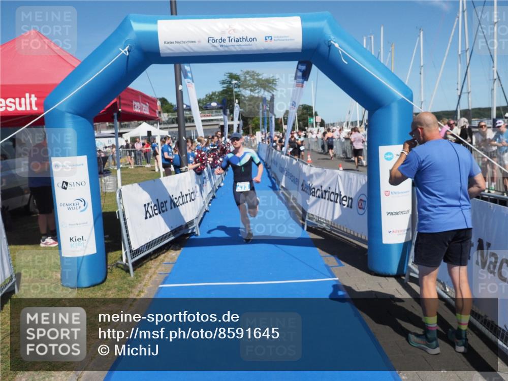 17.08.2025 - KN Förde Triathlon 2025 MichiJ http://msf.ph/oto/8591645 17.08.2025 13:51:28 Laufen 446, 473 meine-sportfotos.de