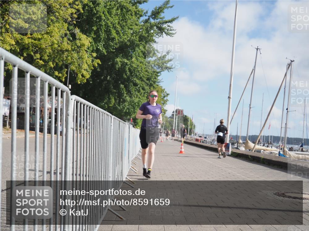 17.08.2025 - KN Förde Triathlon 2025 KatJ http://msf.ph/oto/8591659 17.08.2025 10:18:59 Laufen 109, 170, 175 meine-sportfotos.de