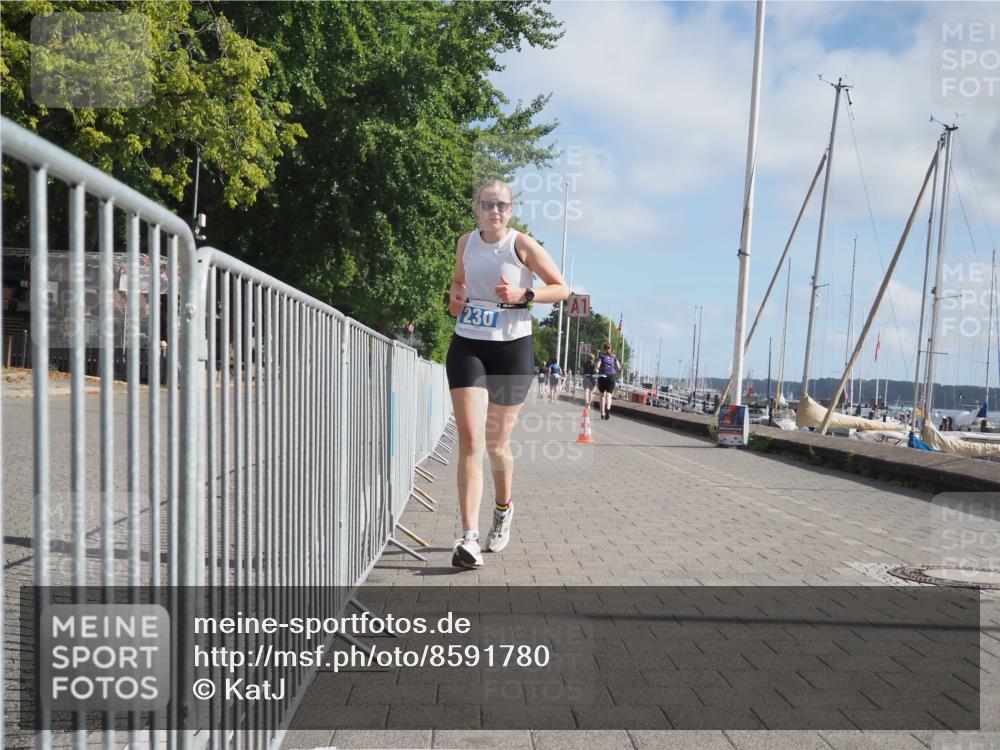 17.08.2025 - KN Förde Triathlon 2025 KatJ http://msf.ph/oto/8591780 17.08.2025 10:19:16 Laufen 230 meine-sportfotos.de