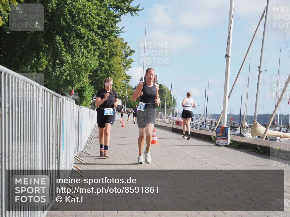 17.08.2025 - KN Förde Triathlon 2025 KatJ http://msf.ph/oto/8591861 17.08.2025 10:19:28 Laufen 167, 189, 212 meine-sportfotos.de
