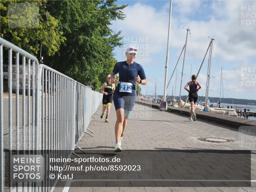 17.08.2025 - KN Förde Triathlon 2025 KatJ http://msf.ph/oto/8592023 17.08.2025 10:19:36 Laufen 205, 212, 243 meine-sportfotos.de