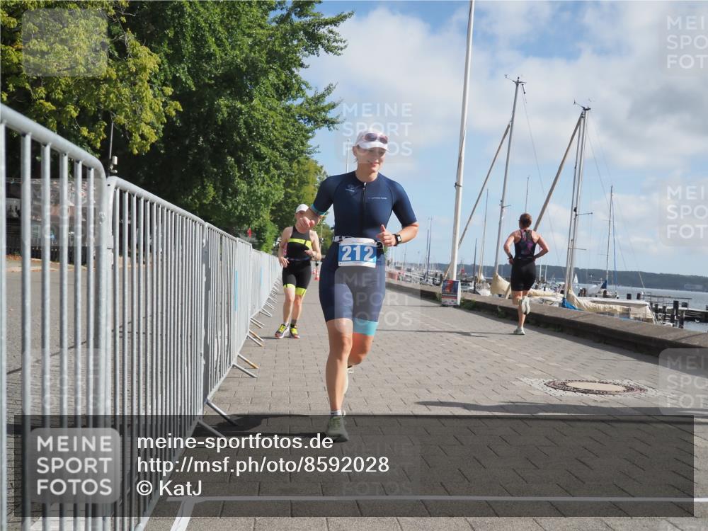 17.08.2025 - KN Förde Triathlon 2025 KatJ http://msf.ph/oto/8592028 17.08.2025 10:19:36 Laufen 205, 212, 243 meine-sportfotos.de