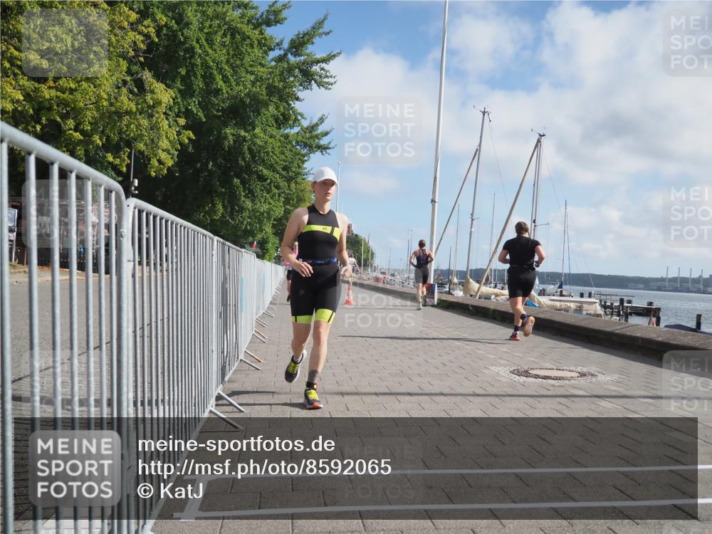17.08.2025 - KN Förde Triathlon 2025 KatJ http://msf.ph/oto/8592065 17.08.2025 10:19:38 Laufen 205, 212, 243 meine-sportfotos.de