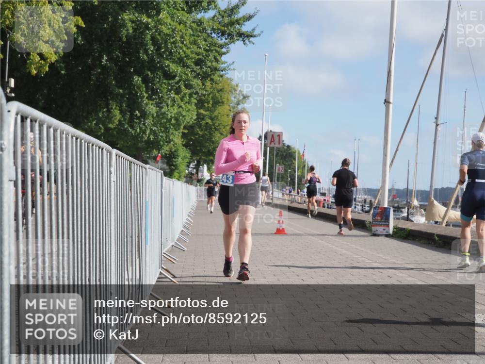17.08.2025 - KN Förde Triathlon 2025 KatJ http://msf.ph/oto/8592125 17.08.2025 10:19:42 Laufen 243 meine-sportfotos.de