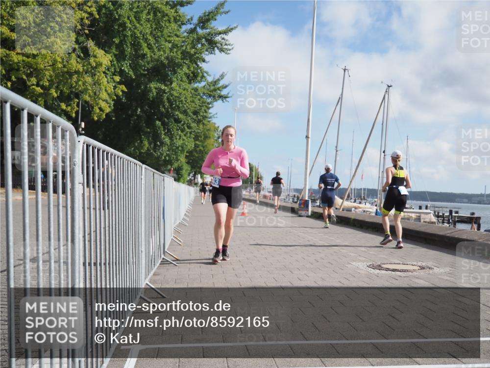 17.08.2025 - KN Förde Triathlon 2025 KatJ http://msf.ph/oto/8592165 17.08.2025 10:19:43 Laufen 228, 243 meine-sportfotos.de