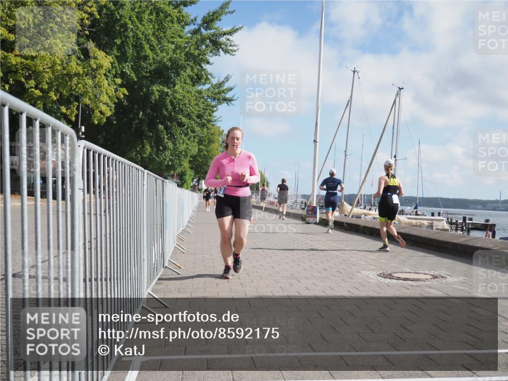 17.08.2025 - KN Förde Triathlon 2025 KatJ http://msf.ph/oto/8592175 17.08.2025 10:19:43 Laufen 228, 243 meine-sportfotos.de