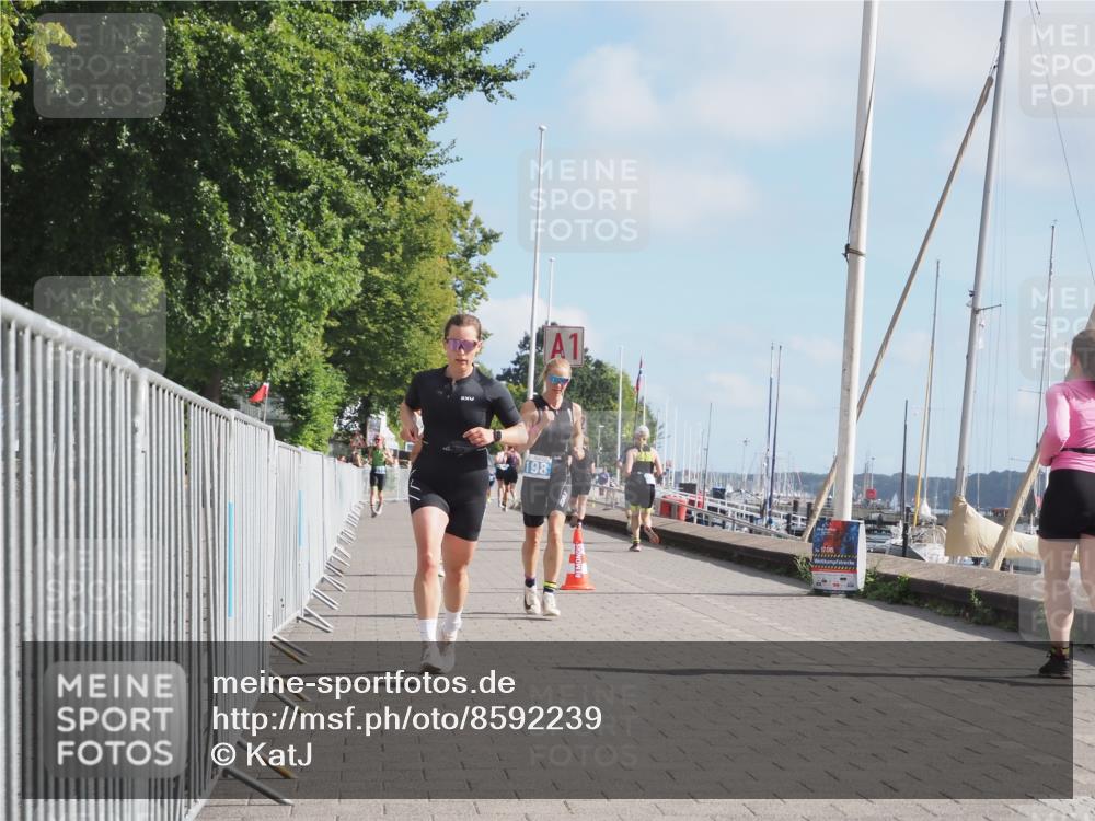 17.08.2025 - KN Förde Triathlon 2025 KatJ http://msf.ph/oto/8592239 17.08.2025 10:19:50 Laufen 198, 201, 228 meine-sportfotos.de