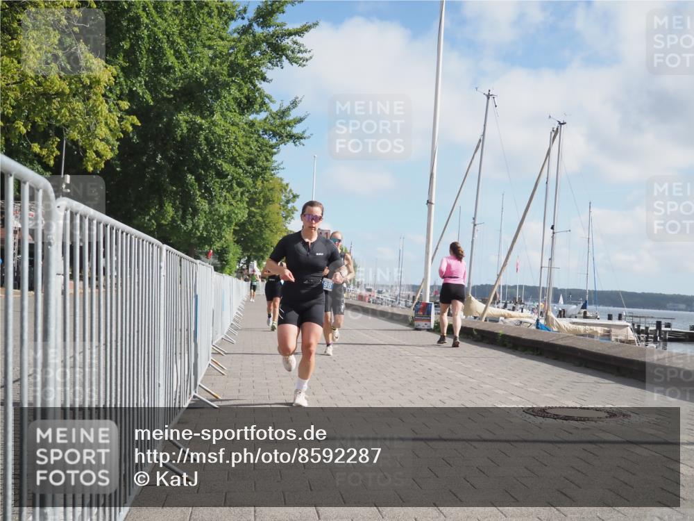 17.08.2025 - KN Förde Triathlon 2025 KatJ http://msf.ph/oto/8592287 17.08.2025 10:19:51 Laufen 198, 201, 228 meine-sportfotos.de