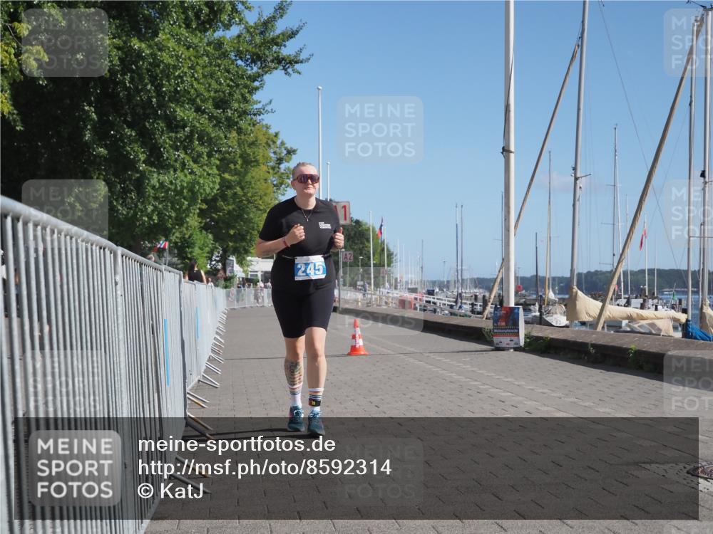 17.08.2025 - KN Förde Triathlon 2025 KatJ http://msf.ph/oto/8592314 17.08.2025 10:59:05 Laufen 245 meine-sportfotos.de