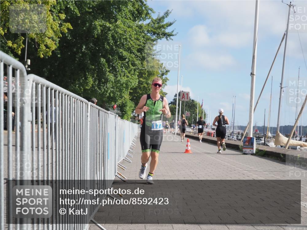 17.08.2025 - KN Förde Triathlon 2025 KatJ http://msf.ph/oto/8592423 17.08.2025 10:20:05 Laufen 177 meine-sportfotos.de
