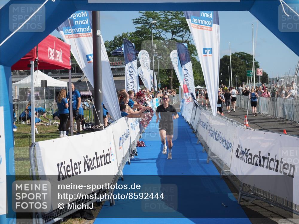 17.08.2025 - KN Förde Triathlon 2025 MichiJ http://msf.ph/oto/8592444 17.08.2025 10:35:15 Laufen 228, 241 meine-sportfotos.de