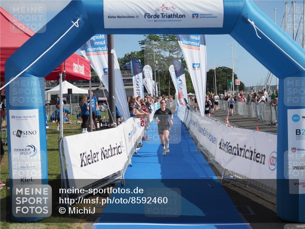 17.08.2025 - KN Förde Triathlon 2025 MichiJ http://msf.ph/oto/8592460 17.08.2025 10:35:15 Laufen 228, 241 meine-sportfotos.de