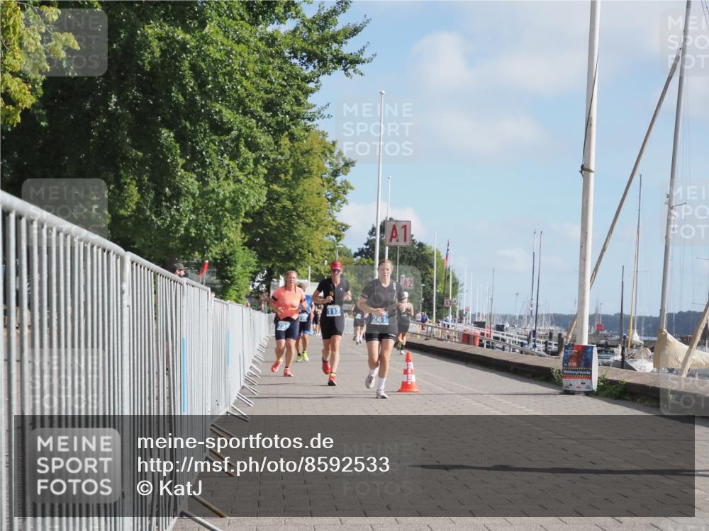 17.08.2025 - KN Förde Triathlon 2025 KatJ http://msf.ph/oto/8592533 17.08.2025 10:20:13 Laufen 117, 235, 241 meine-sportfotos.de