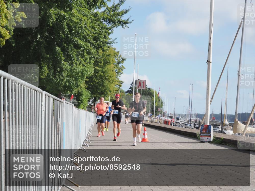 17.08.2025 - KN Förde Triathlon 2025 KatJ http://msf.ph/oto/8592548 17.08.2025 10:20:13 Laufen 117, 235, 241 meine-sportfotos.de