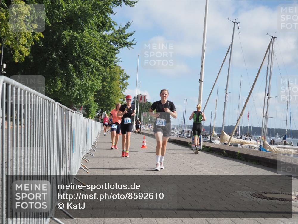 17.08.2025 - KN Förde Triathlon 2025 KatJ http://msf.ph/oto/8592610 17.08.2025 10:20:16 Laufen 110, 117, 235, 241 meine-sportfotos.de