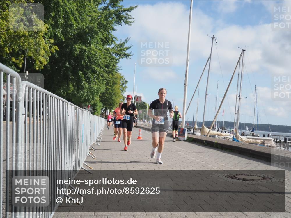 17.08.2025 - KN Förde Triathlon 2025 KatJ http://msf.ph/oto/8592625 17.08.2025 10:20:16 Laufen 110, 117, 235, 241 meine-sportfotos.de