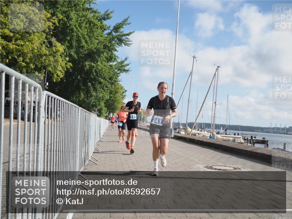 17.08.2025 - KN Förde Triathlon 2025 KatJ http://msf.ph/oto/8592657 17.08.2025 10:20:17 Laufen 110, 117, 235, 241 meine-sportfotos.de