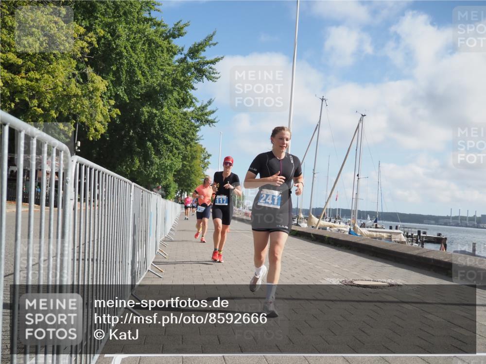 17.08.2025 - KN Förde Triathlon 2025 KatJ http://msf.ph/oto/8592666 17.08.2025 10:20:17 Laufen 110, 117, 235, 241 meine-sportfotos.de